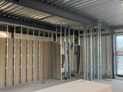 Alçıpan arakəsmələrinin üstünlükləri.